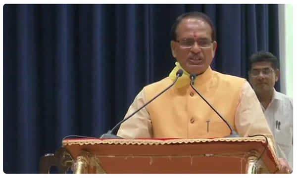 నాలుగోసారి.. సీఎం పీఠమెక్కిన చౌహాన్..