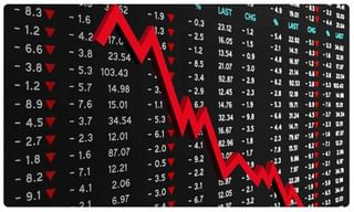 కరోనా దెబ్బ.. లోకల్ ట్రైన్లతో పాటు.. న్యూస్ పేపర్ కూడా బంద్..!