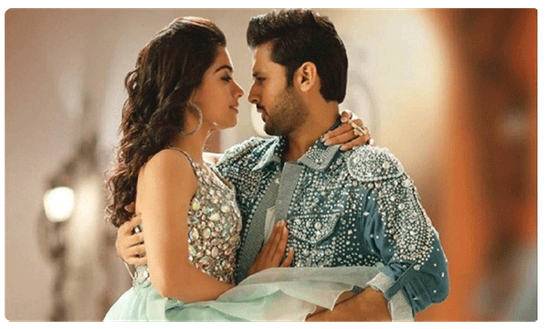 బాలీవుడ్లోకి భీష్మ.. హీరో కూడా ఫిక్స్ అయ్యాడా..!