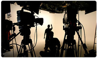 క‌రోనా క‌ట్ట‌డికి గాంధీపురం గ్రామ‌స్తులు ఇలా…