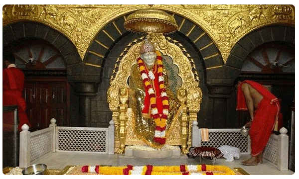 కరోనాపై పోరాటం: సాయిబాబా సంస్థాన్ ట్రస్ట్ భూరి విరాళం.. టీటీడీ మాటేంటి..!