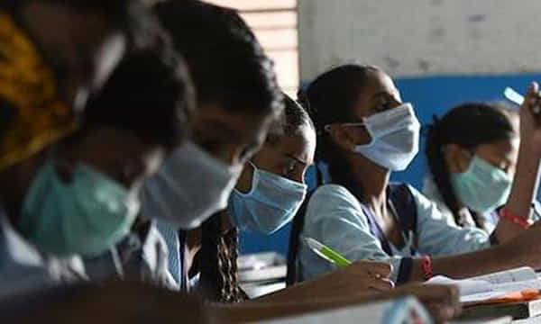 కరోనా ఎఫెక్ట్: తెలంగాణ సర్కార్ కీలక నిర్ణయం !