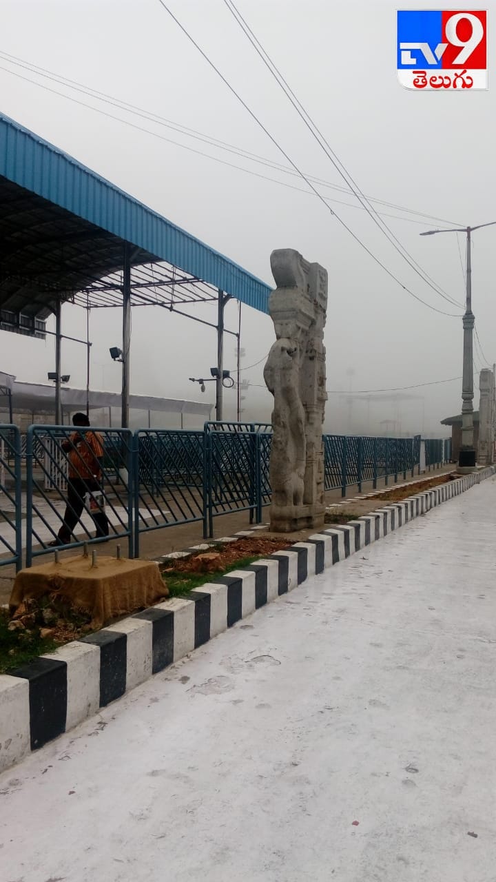 తిరుమలలో కుండపోత వర్షం  చిత్రమాలిక