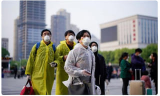 ట్రోపీలు అమ్మి కరోనాకు నిధులు.. ఆదర్శంగా నిలిచిన యంగ్ గోల్ఫ్‌ ప్లేయర్‌..!