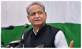 ఓవైసీ విఙ్ఞప్తి బేఖాతరు.. పలువురిపై పోలీసు కేసులు