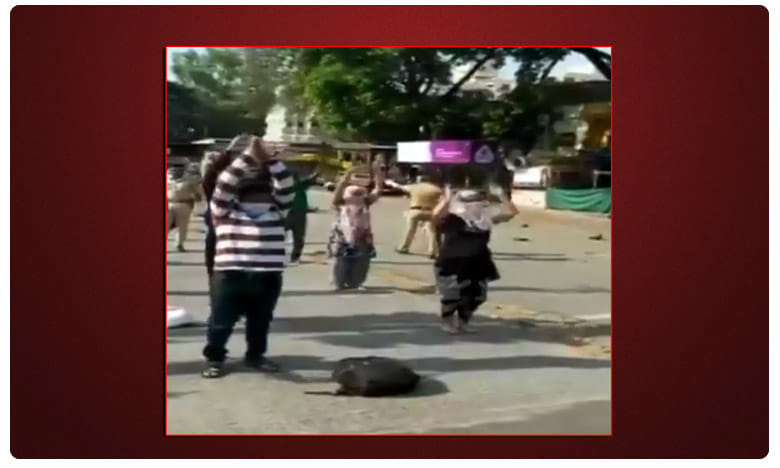 లాక్‌డౌన్‌ ఉల్లంఘిస్తే అంతే సంగతులు.. పూణె పోలీసుల శిక్షలు చూస్తే షాక్ తినాల్సిందే..!