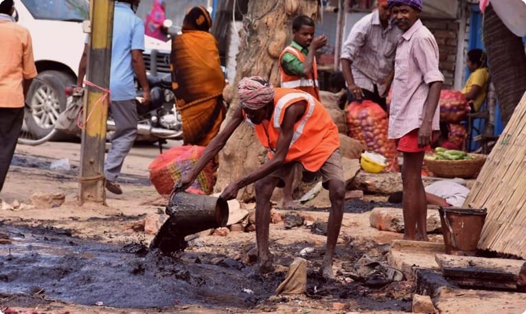 కరోనా లాక్ డౌన్: మాస్క్ ధరించని మున్సిపల్ సిబ్బంది.. రూ.1000 ఫైన్..
