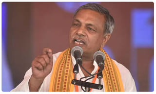 వారి సేవ‌లు వెల‌క‌ట్ట‌లేం..మూల‌వేత‌నంలో 10 శాతం సీఎం గిప్ట్..