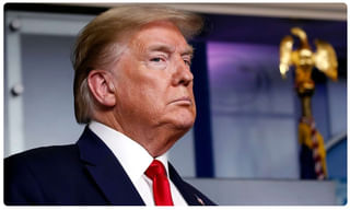 ఏపీలో రంగుల వివాదం.. వైసీపీ రంగులు తీసేసి ఆ కలర్ వేస్తున్నారట!