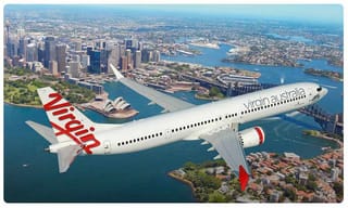 దారుణం.. విధుల్లో ఉన్న పోలీసులపై రాళ్ల దాడి..