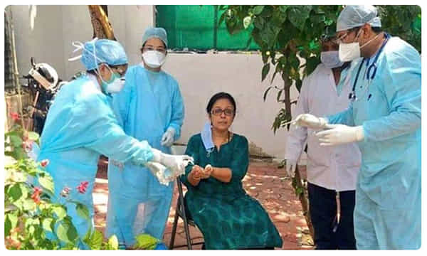 షాక్: ఐఏఎస్ ఆఫీసర్ మూర్ఖత్వంతో.. ఏకంగా 36 మందికి కరోనా..