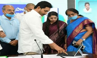 కరోనా ఎఫెక్ట్: ఇకపై రైల్వే టీటీఈలు ఎలా కనిపించబోతున్నారంటే..!