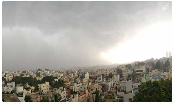 బెంగళూరులో భారీ వర్షం..