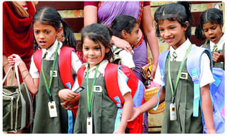 అక్క‌డ‌లా..ఇక్క‌డిలా..ప్ర‌తాపం చూపుతోన్న క‌రోనా