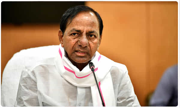 బ్రేకింగ్: సీఎం కేసీఆర్ కాన్వాయ్కి అడ్డుతగిలిన యువకుడు