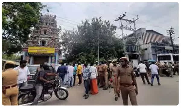కోయంబత్తూరులో దారుణం.. దేవాలయాలపై మాంసం ముక్కలు..