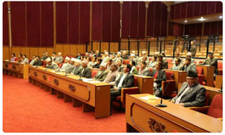 నీట మునిగిన పడవ.. 54 మంది మృతి..