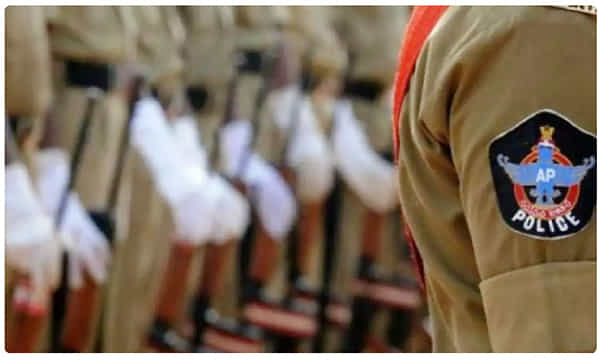పోలీసుల్ని వెంటాడుతున్న కరోనా...20 పీఎస్లు మూసివేత