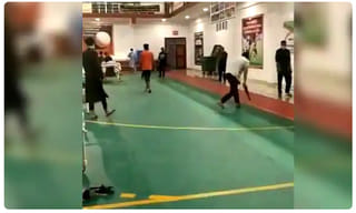 కరోనా సోకడంతో బెయిల్‌.. ఆస్పత్రి నుంచి పీపీఈ కిట్‌తో ఎస్కేప్..