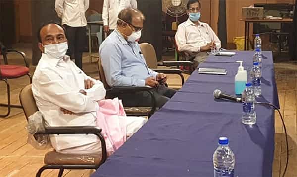 గాంధీ జూనియర్ డాక్టర్ల ఆందోళన విరమణ