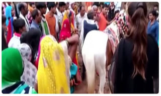 విశాఖ ఏజెన్సీలో లిక్విడ్‌ గంజాయి కలకలం.. ఒకరి అరెస్ట్..