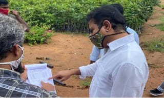 ఓ వైపు కరోనా.. మరో వైపు చైనా.. రెండింటితో ఇబ్బంది పడుతున్న అక్కడి ప్రజలు..