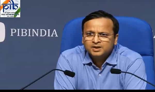 కరోనాతో కోలుకుంటున్నవారి సంఖ్య పెరిగింది : కేంద్రం