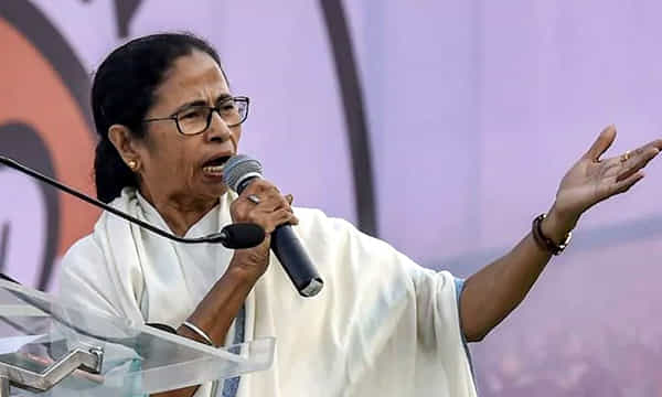 మేం వచ్ఛే ఏడాది జూన్ వరకు ఫ్రీ రేషన్ ఇస్తాం...మమతా బెనర్జీ