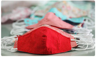 హ్యాట్సాఫ్.. ఆపదలో ఉన్న పేషెంట్లకు రక్తదానం చేస్తున్న వైద్యులు..