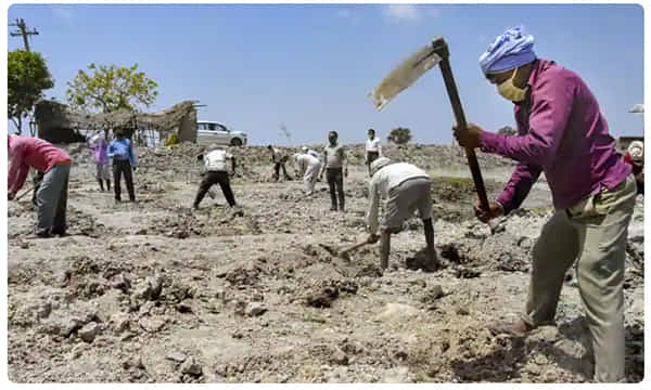 ‘ప్రధాన్ మంత్రి గరీబ్ కల్యాణ్ యోజన’ పథకంలో.. నోడల్ అధికారులుగా సీనియర్ ఐఏఎస్ లు..