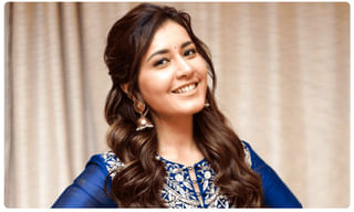 వరద ఉద్ధృతి.. ధవళేశ్వరం వద్ద మూడో ప్రమాద హెచ్చరిక జారీ..!