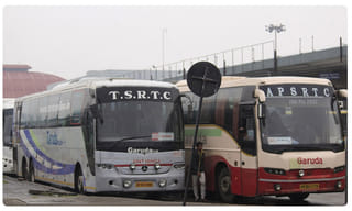 చినజీయర్‌ స్వామిని పరామర్శించిన సీఎం జగన్‌