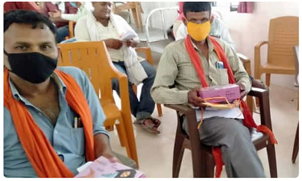 వలస కూలీలకు కండోమ్ ప్యాకెట్లు... బీహార్ అధికారుల స్పెషల్ గిఫ్ట్