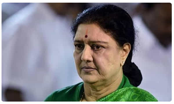 త్వరలోనే బయటకు చిన్నమ్మ.. తమిళ రాజకీయాల్లో మొదలైన కుదుపు..!