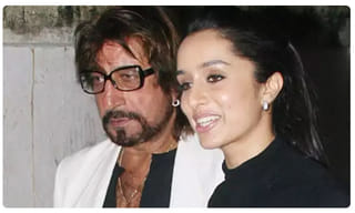 ‘గులాబో సితాబో’ రివ్యూ…