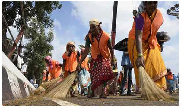 పారిశుధ్య కార్మికుల రక్షణకు సర్కారు భరోసా..
