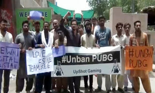 కొడుకు మరణవార్త విని..ఆగిన తండ్రి గుండె..