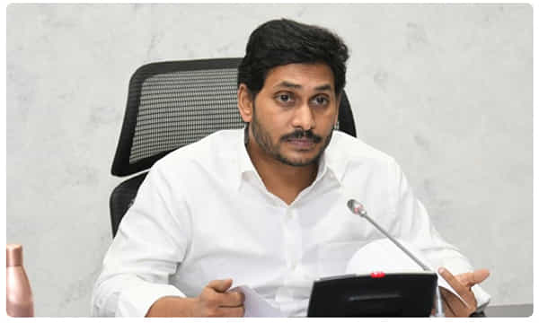 గోదావరి జిల్లాల్లో వరద పరిస్థితులపై సీఎం జగన్ ఆరా