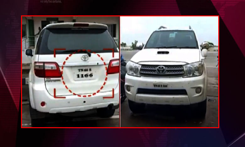 కారులో నోట్ల కట్టలు..ఆ ప్రజాప్రతినిధివి కావా..!?