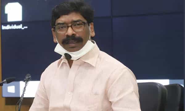 స్వీయ నిర్భందంలో జార్ఖండ్ సీఎం హేమంత్ సోరెన్