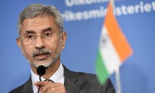 పొలంలో అడ్డుగా ఉందని రాయిని జరిపిన రైతు.. తెలియకుండానే పెద్ద పొరపాటు చేశాడు.. చివరకు..