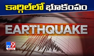 రైల్వే ట్రాక్‌పై మృతదేహాలు.. పక్కనే ఏడుస్తూ ఓ బాలుడు..