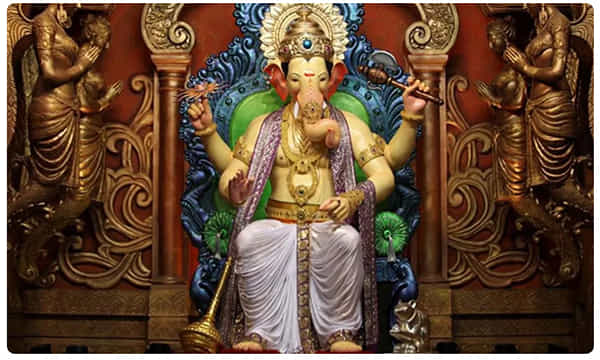 లాల్బాగ్చా రాజా.. గణేష్ మండలి స్థలంలో.. రక్త, ప్లాస్మా దాన శిబిరం..