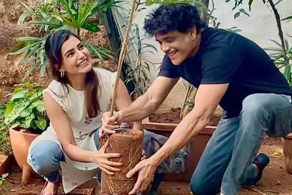 గ్రీన్ ఇండియా ఛాలెంజ్ : మామ నాగార్జునతో కలిసి మొక్కలు నాటిన సమంత..