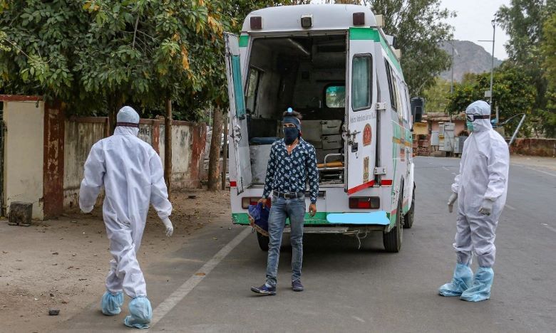 అంత్యక్రియలను అడ్డుకున్న గ్రామస్తులు