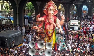 ఆర్మీ ట్రక్కు బోల్తా.. ముగ్గురు జవాన్లకు గాయాలు