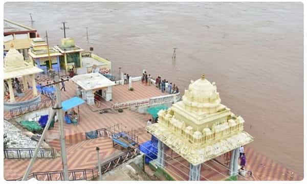 ప్రమాదకరంగా గోదావరి వరద ఉధృతి : విపత్తుల నిర్వహణ శాఖ హెచ్చరికలు