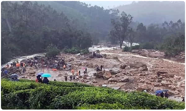 కేరళ వర్షాలు: ఇడుక్కిలో 52కు చేరిన మృతుల సంఖ్య!