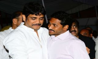 కొడుక్కి వచ్చిన పార్సిల్ చూసి దిమ్మతిరిగిపోయింది