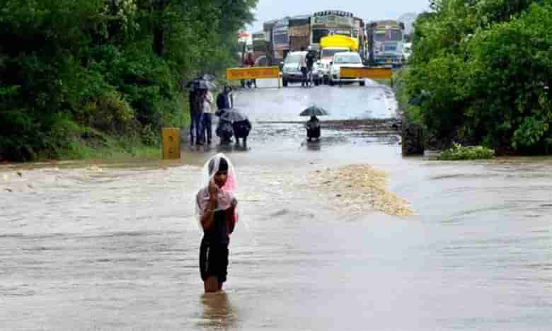 తూర్పు మన్యంకు నిలిచిపోయిన రాకపోకలు